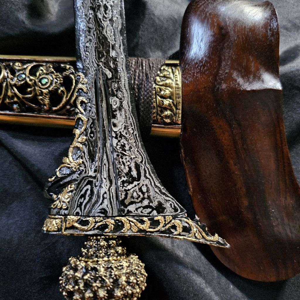 Keris Sinom Damar Murup Kinatah Sepuh Emas