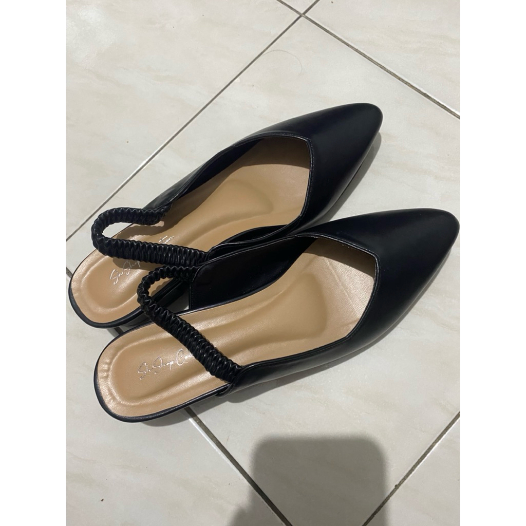 Preloved Sepatu Slip on Wanita