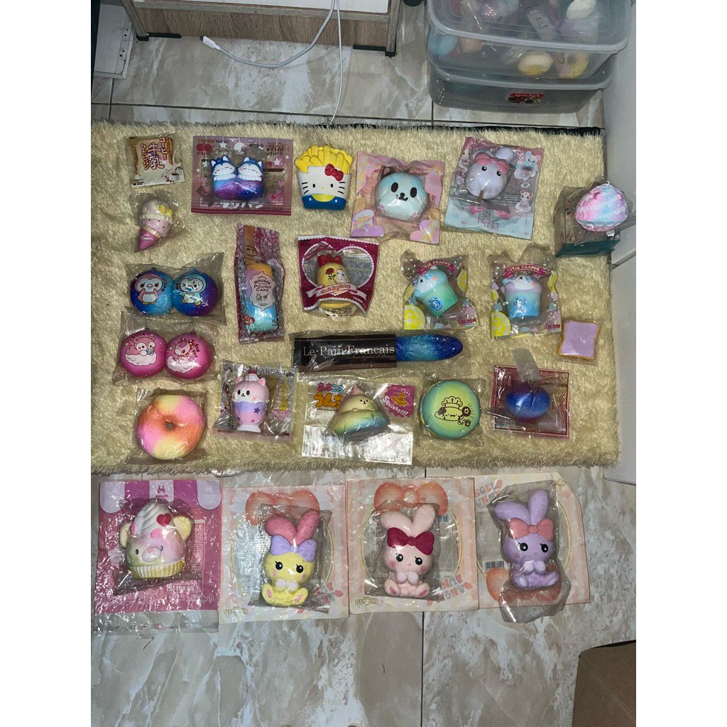 IBLOOM SQUISHY SALES @angelicxspamzy (baca desk)