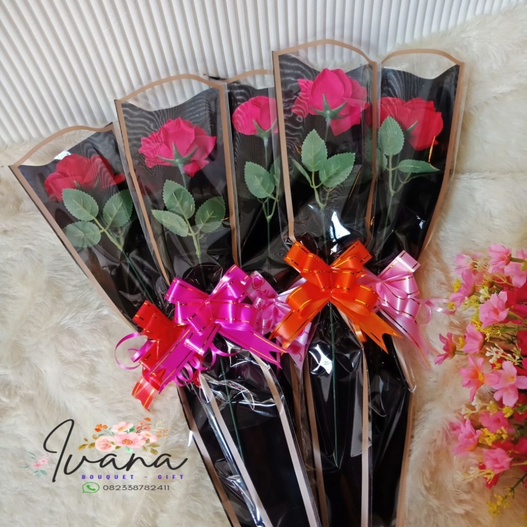 Buket Setangkai Bunga Mawar / Buket Bunga Wisuda / Bucket Bunga / Buket Bunga Artificial / Bunga Maw