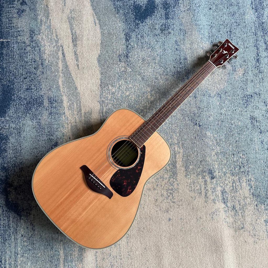 YamahaFG830