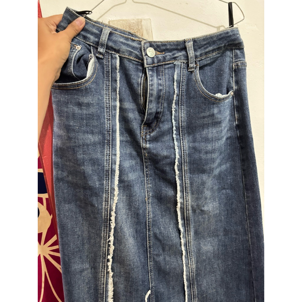 UP JEANS BANGKOK, SANDAL CINA