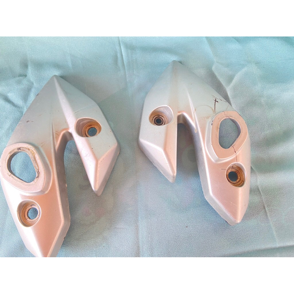 original Breket sein riting vixion old 2010-2013/ kupingan lampu vixion old