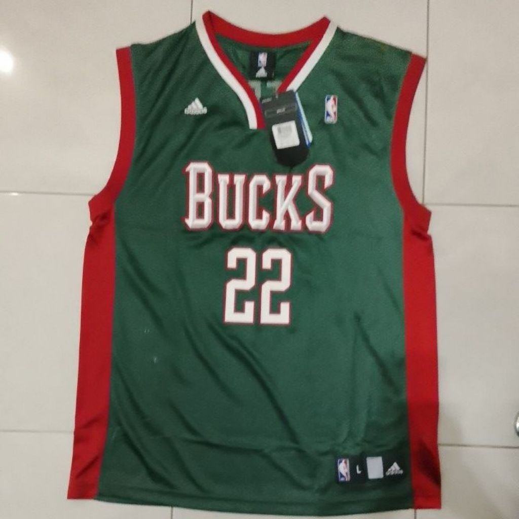 Jersey NBA Bucks size L (LD : 120cm n panjang : 86cm)