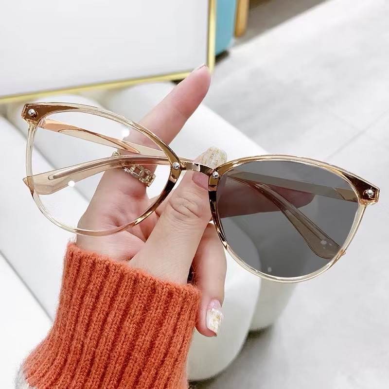 Kacamata Photocromic Titanium Cat Eyes Model Inara