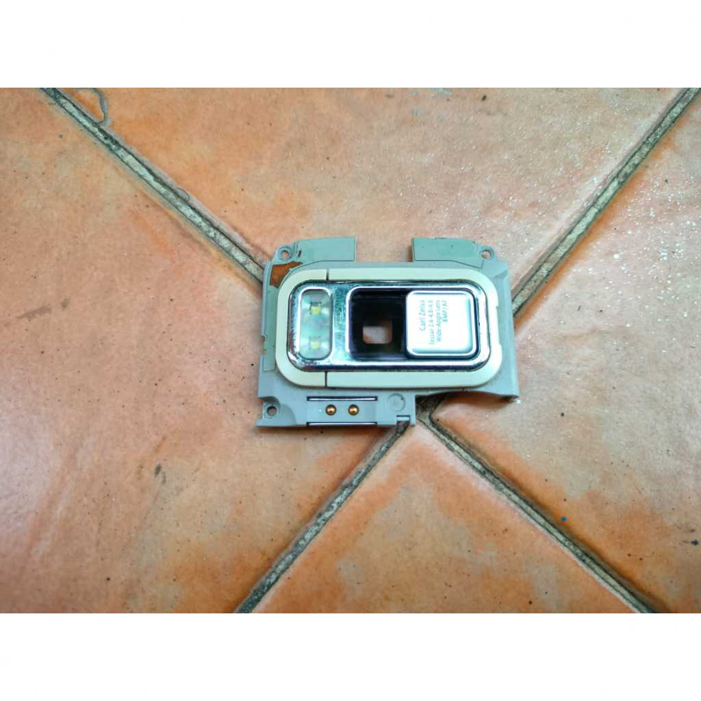 Tutup kamera Nokia N86 8mp silver copotan