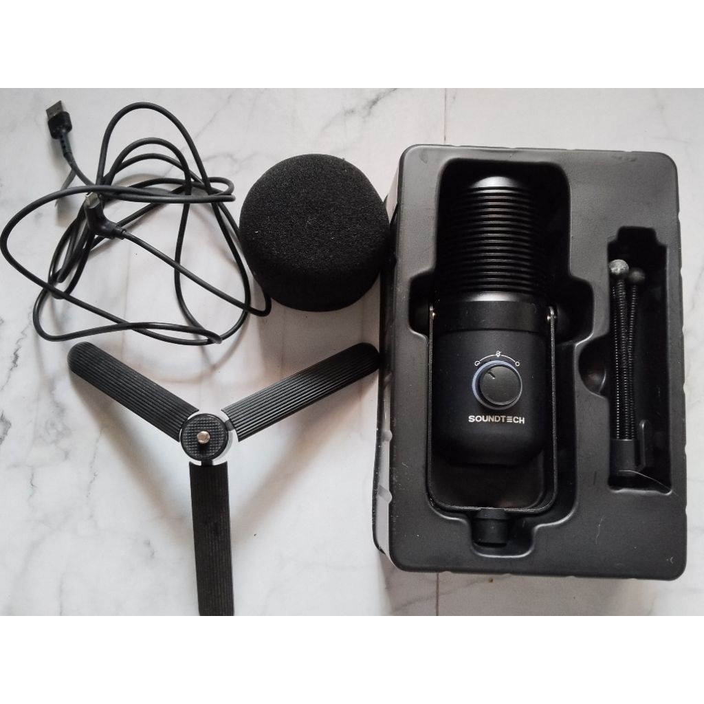 Microphone Soundtech 2.1 USB (like new)