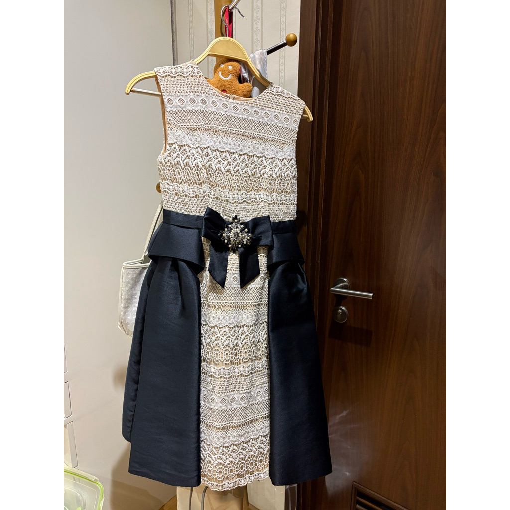 Dress formalSebastian Gunawan cocok untuk pesta wedding ukS