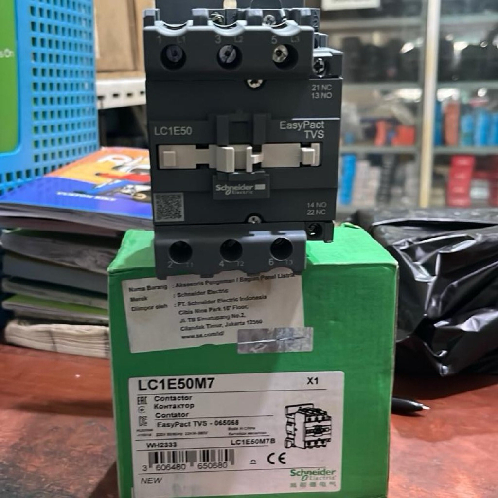 Kontaktor Schneider LC1E50M7 70a 220VAC KONTAKTOR TVS