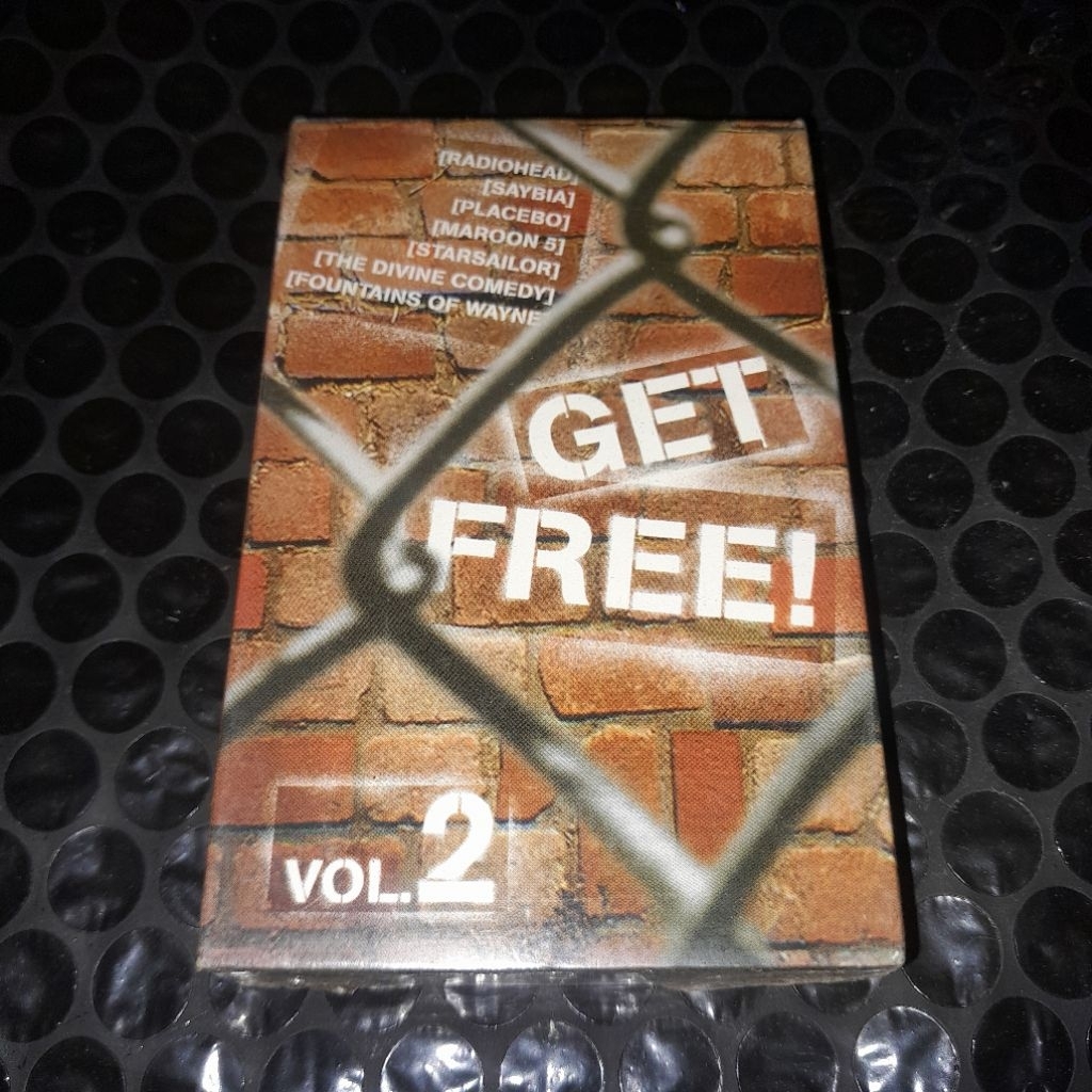 kaset pita get free (radiohead,saybia,maroon 5,placebo) / segel