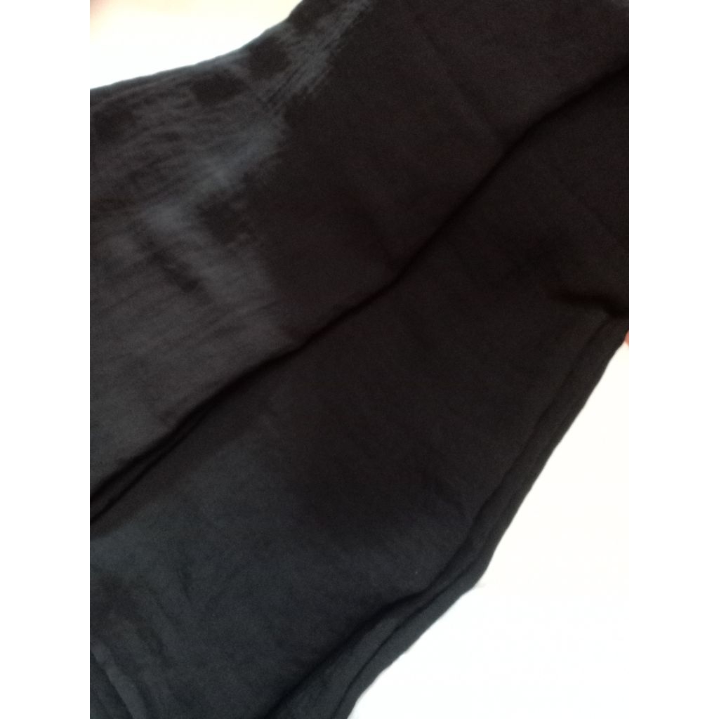 KAIN CERUTI CRINKLE POLOS WARNA HITAM (125-260 cm)