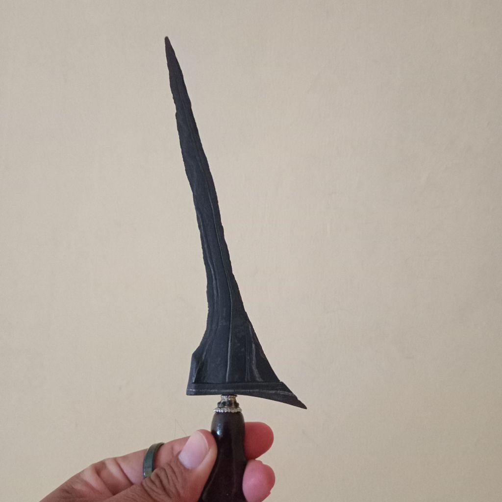 keris tejo kinurung