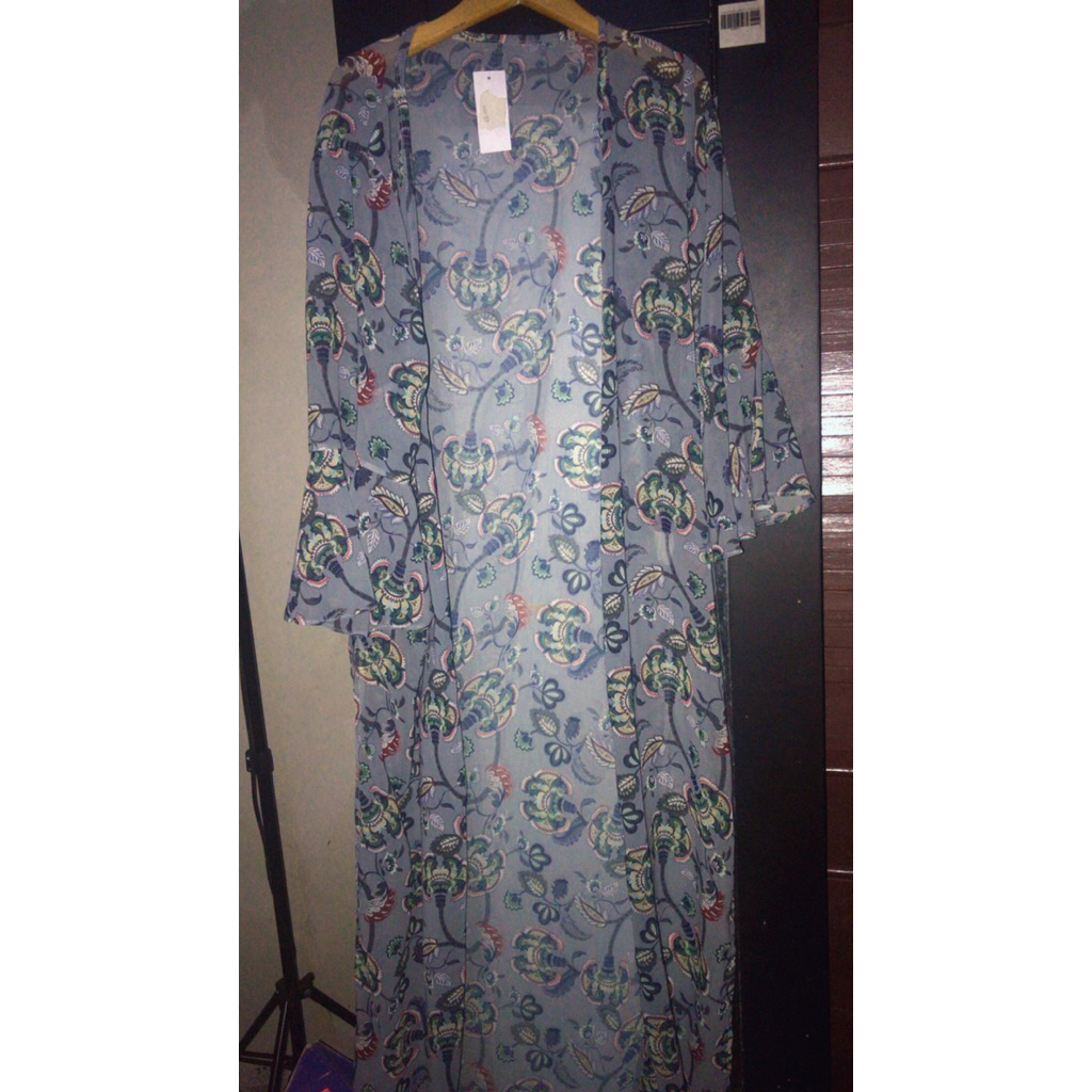 Outer Wanita Floral Biru – Kimono Cardigan Lengan Panjang, Motif Bunga Elegan