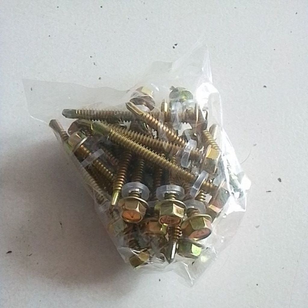 Baut spandek dalam bungkus plastik