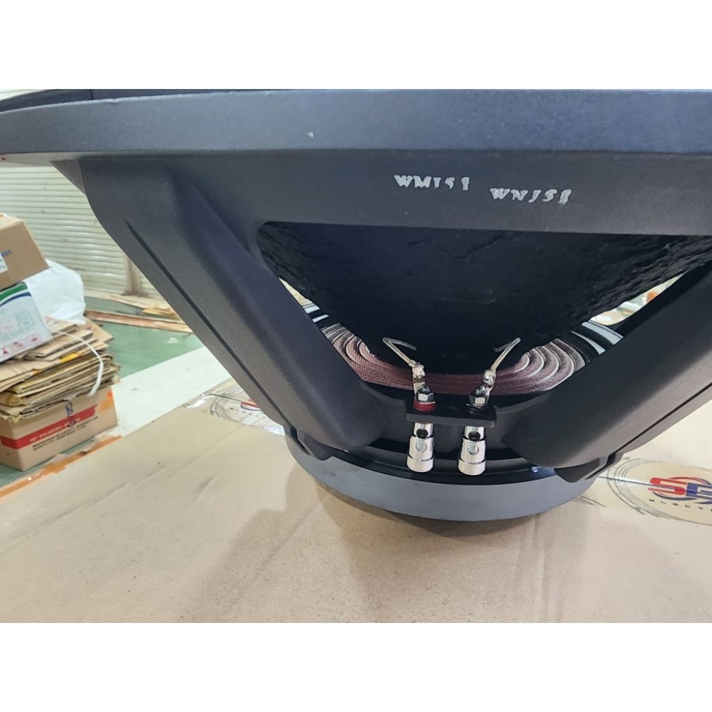 SPEAKER ACR 18 INCH DELUXE 18700 KEKUATAN 600-1200 WATT ORI