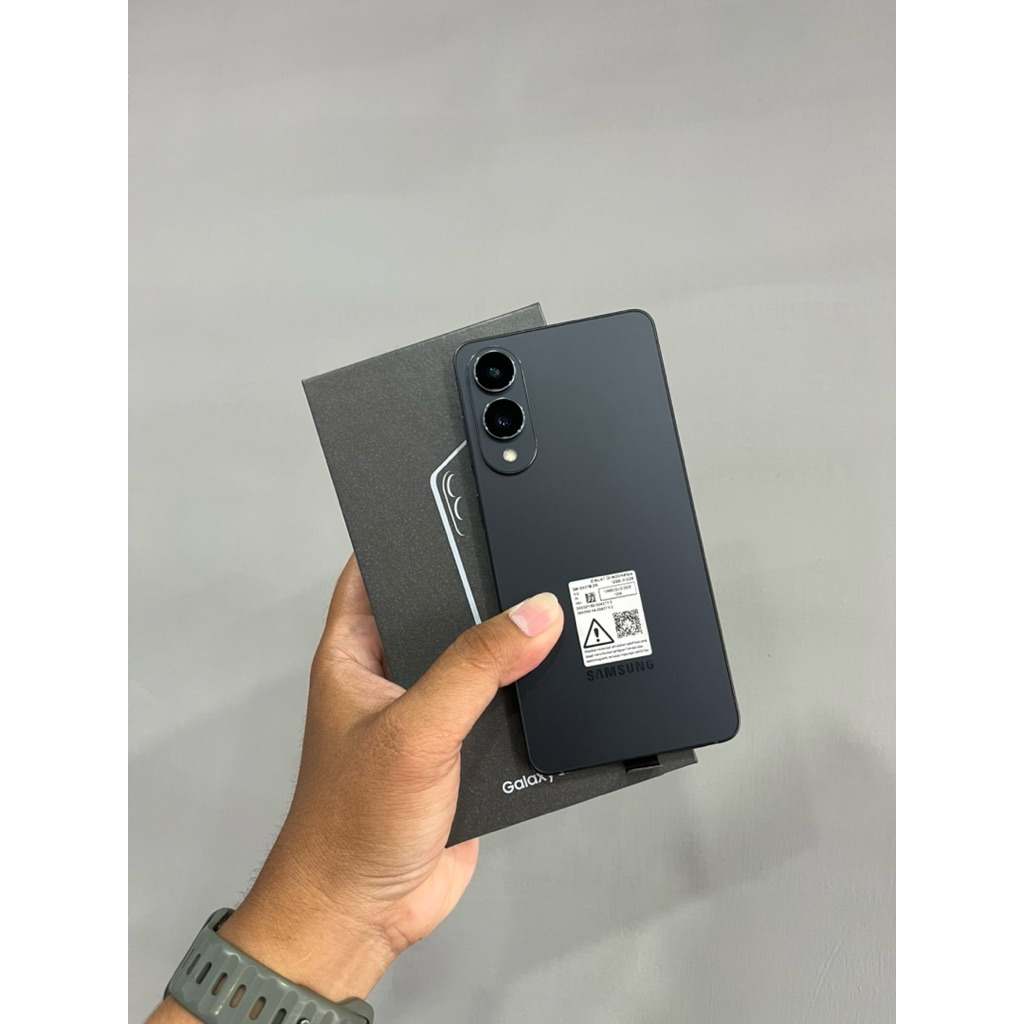 Samsung S25 edge 12/512 sein second