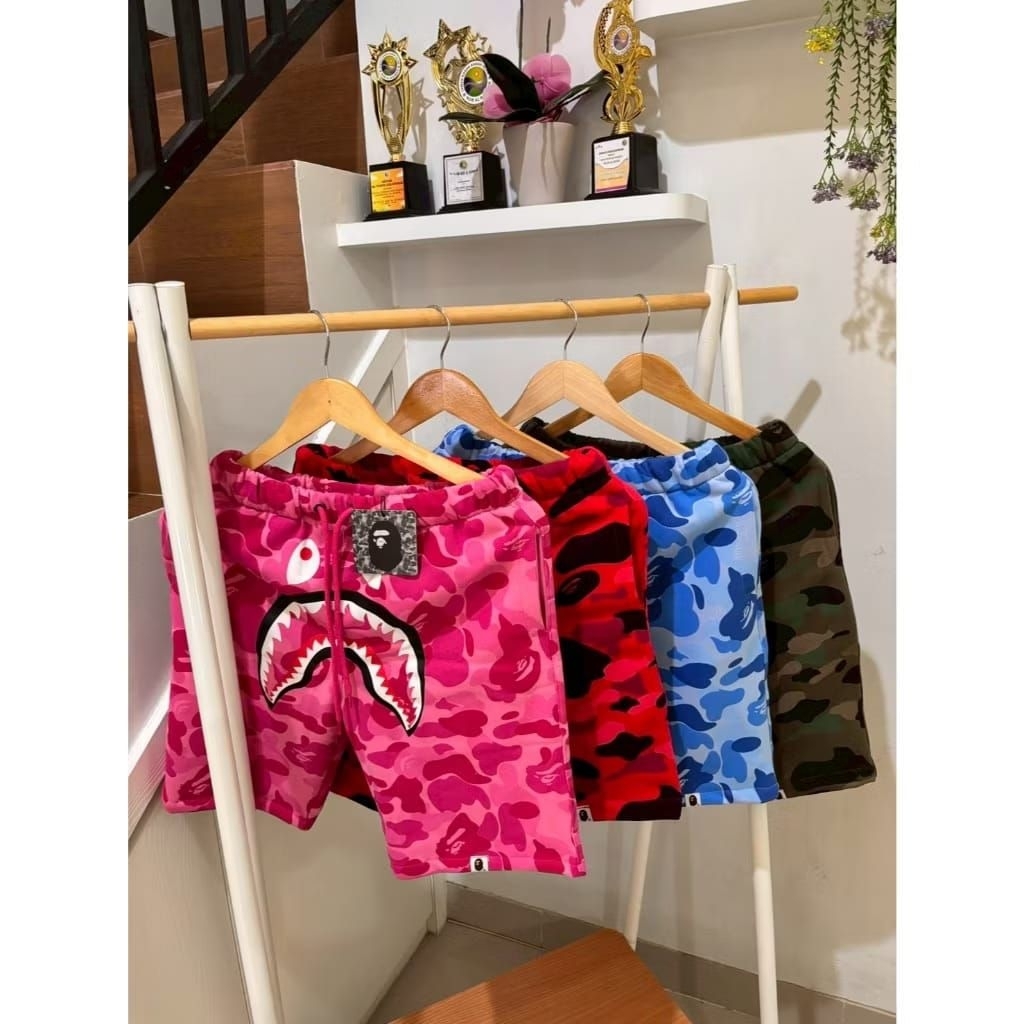 CELANA PENDEK BAPE CAMO