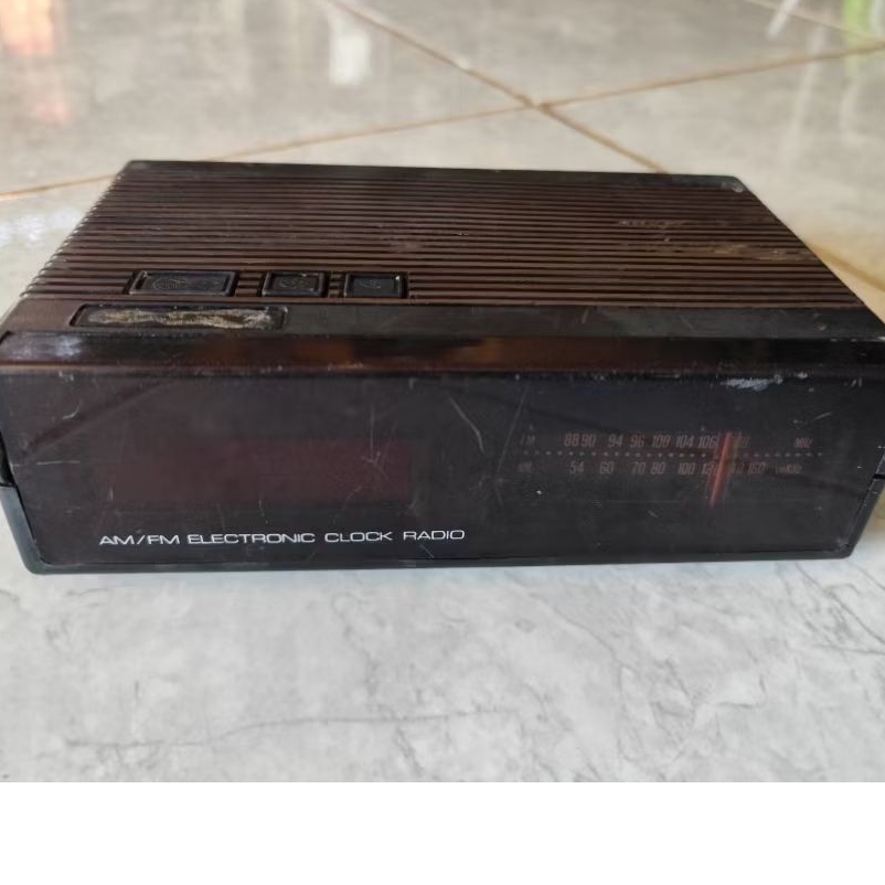 Radio Antik Jadul Koleksi Pajangan Vintage 1970-an, Entah merek apa, mungkin Telesonic, Sony, Philif