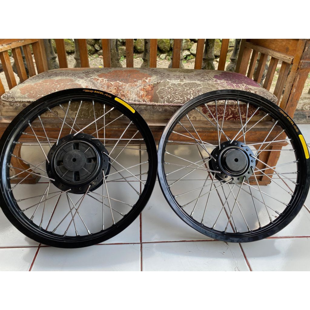 VELG TAKASAGO EXEL Hitam ASIA RING 18 Lebar160 . 185 ORIGINAL