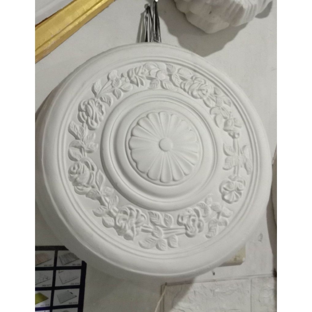 GYPSUM ORNAMEN BUNGA LAMPU PLAFON