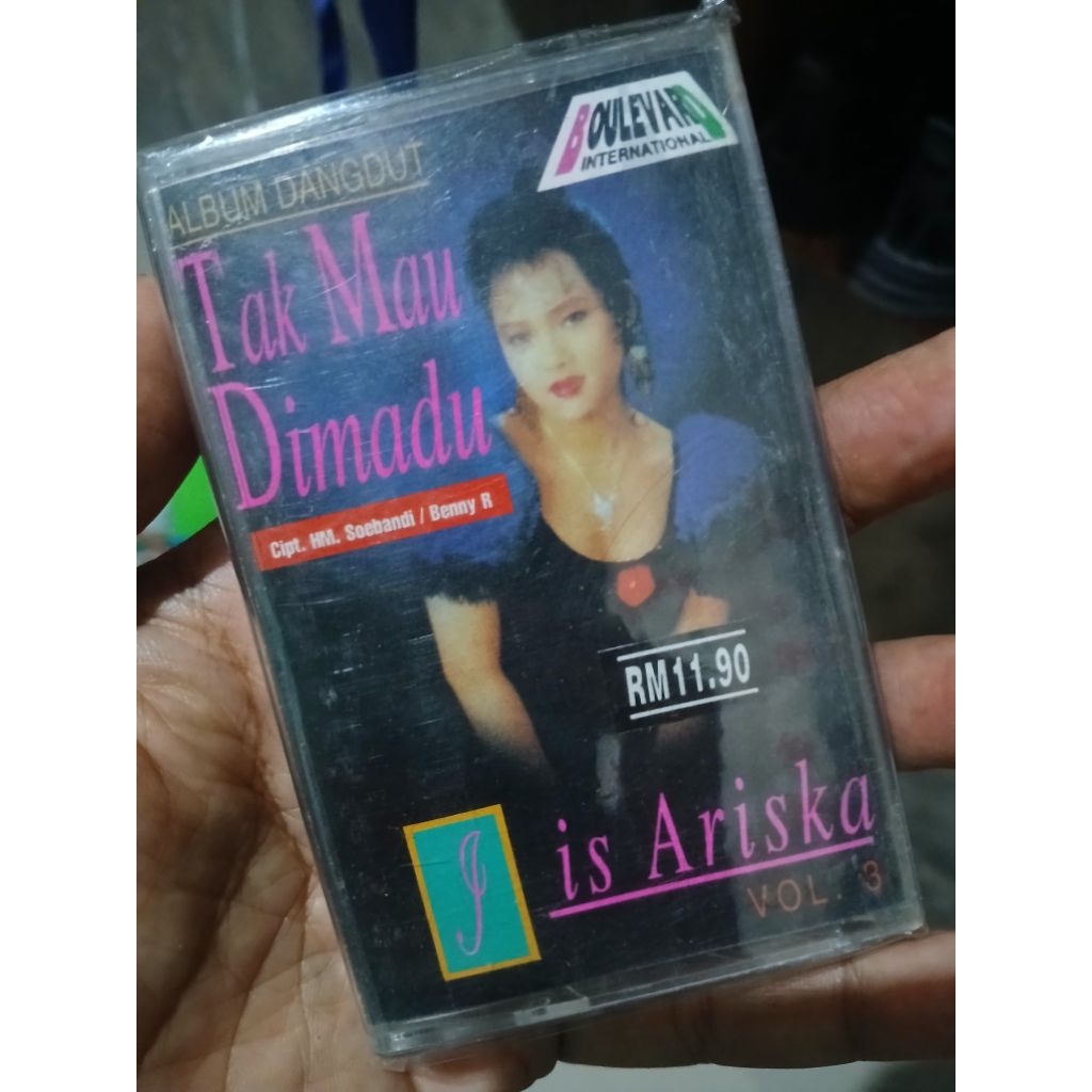 kaset pita import iis ariska tak mau dimadu