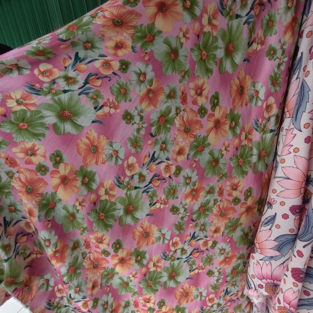KAIN KATUN RAYON VISCOSE PREMIUM MOTIF BUNGA BESAR - KAIN RAYON MOTIF KEMBANG BESAR HARGA PERSETENGA