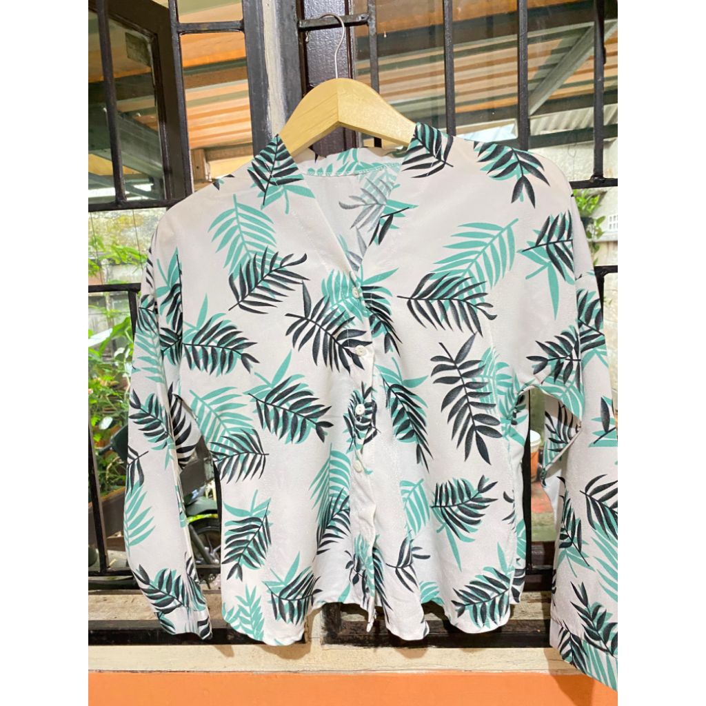 PRELOVED BAJU CARDIGAN SANTAI / PANTAI MOTIF