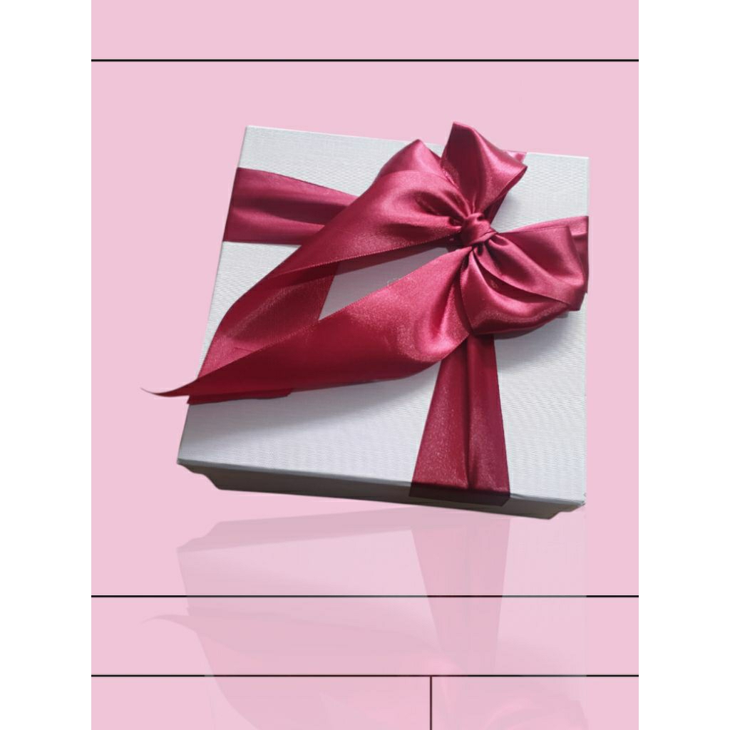 Kotak Kado Premium 20 x 20 x 8 cm