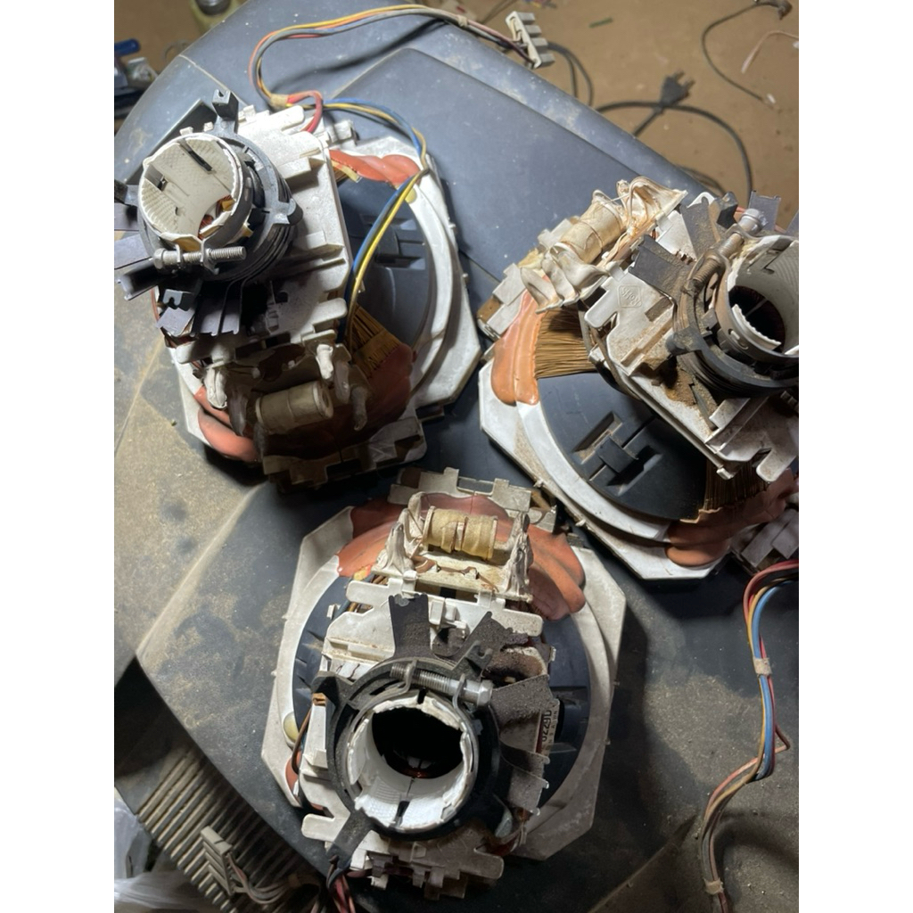 yuke deflexi tv Polytron slim 6299D bekas