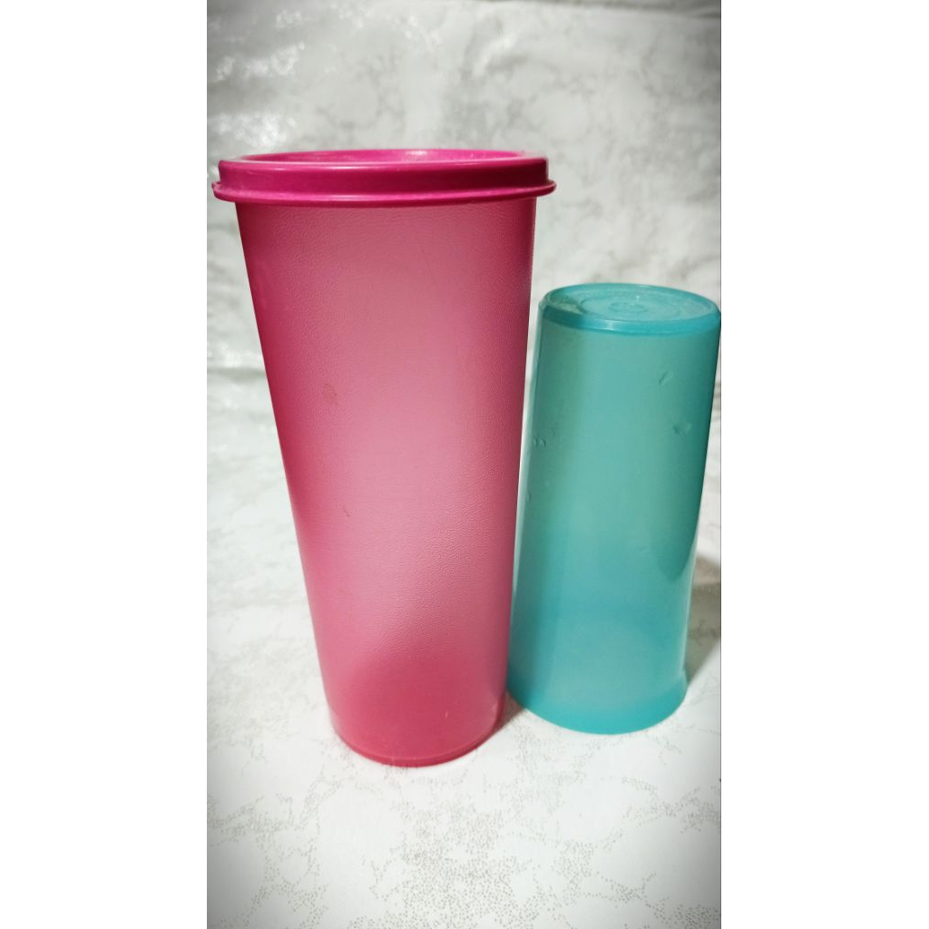 Preloved gelas Tupperware bonus Tupperware biru tanpa tutup