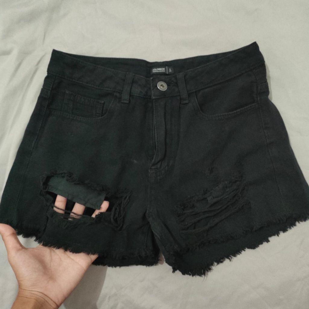 Celana Pendek Hitam Colorbox (PRELOVED)