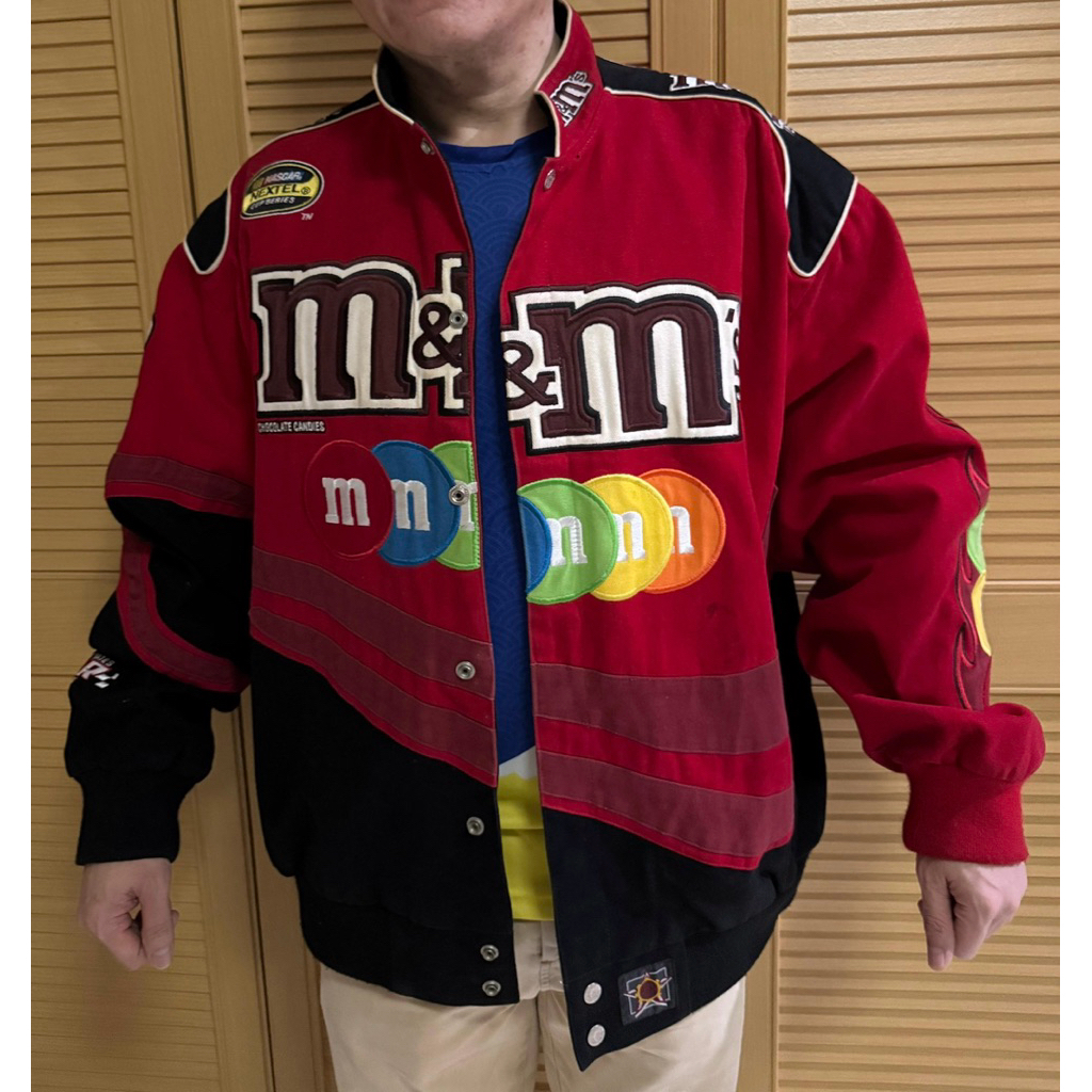 nascar M&M merah