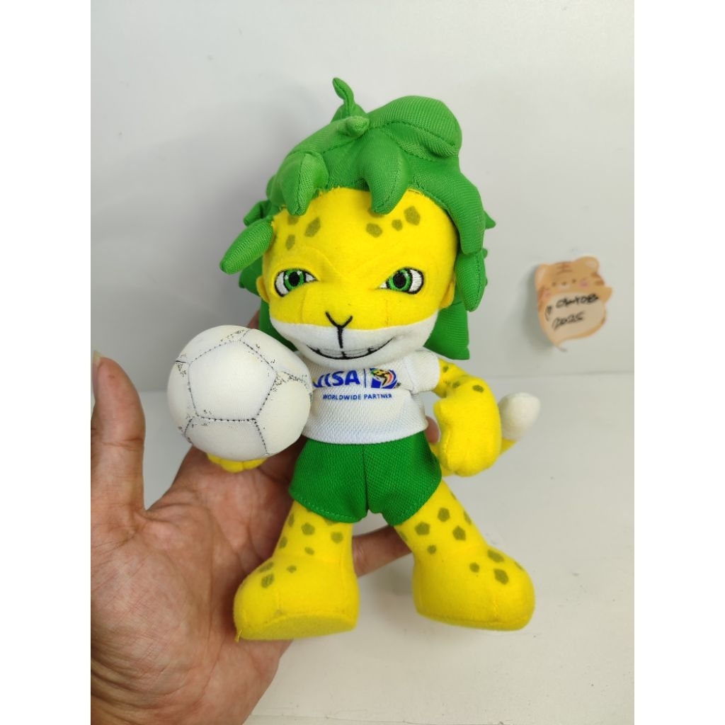 boneka maskot fifa World Cup brazil zakumi original