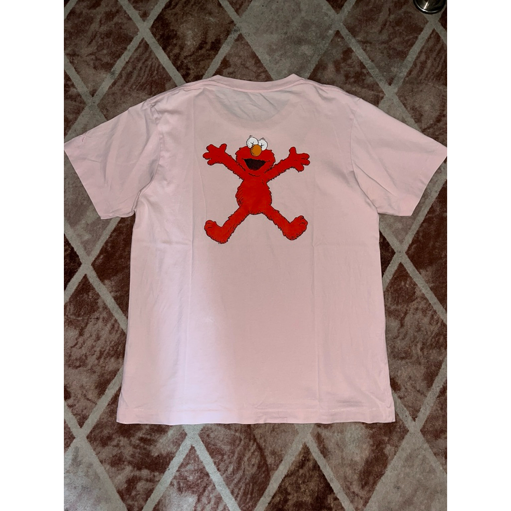 Uniqlo x Kaws sesame street