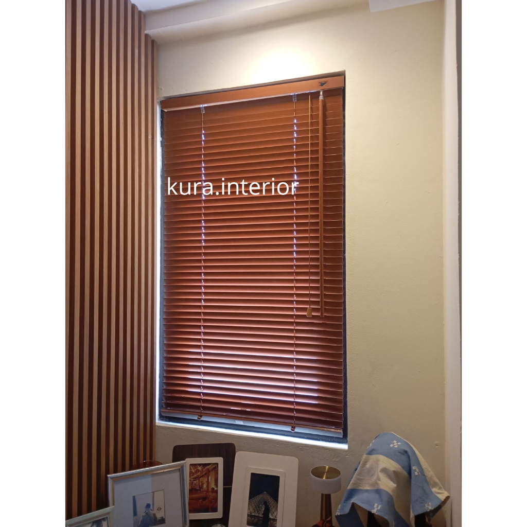 ROLLER BLIND WOODEN BLIND