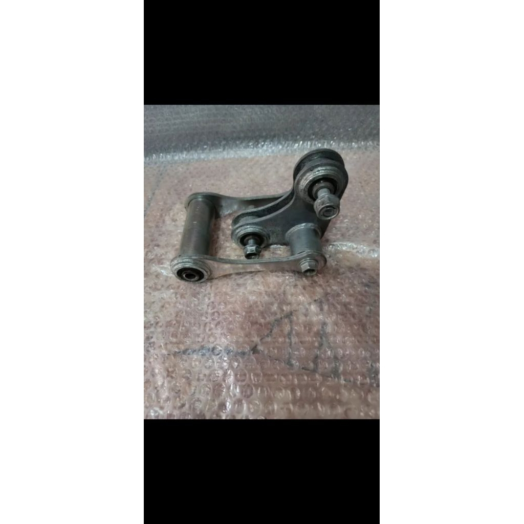 Sobleker belakang/ monosock cbr 150r k15 original copotan merk showa