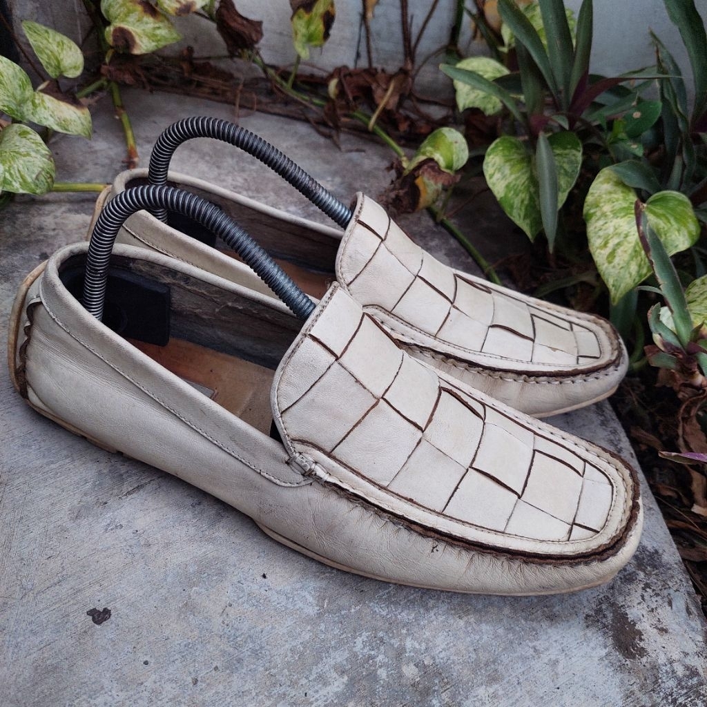 sepatu loafer second superme size 41(26cm)
