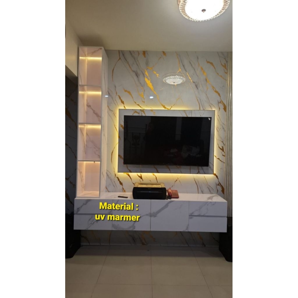 Jasa Pasang Backdrop TV UV Marmer – Modern & Elegan