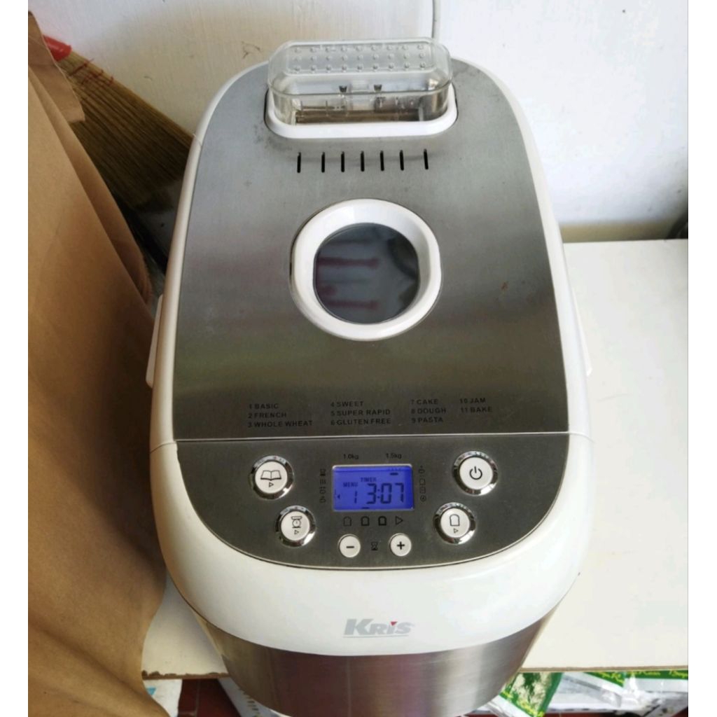 Kris bread maker