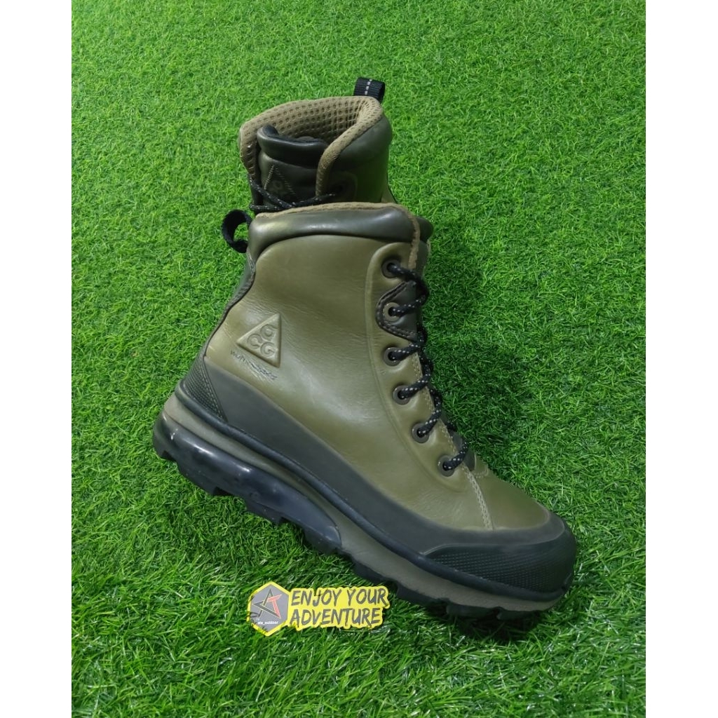 sepatu gunung trekking nike size 49