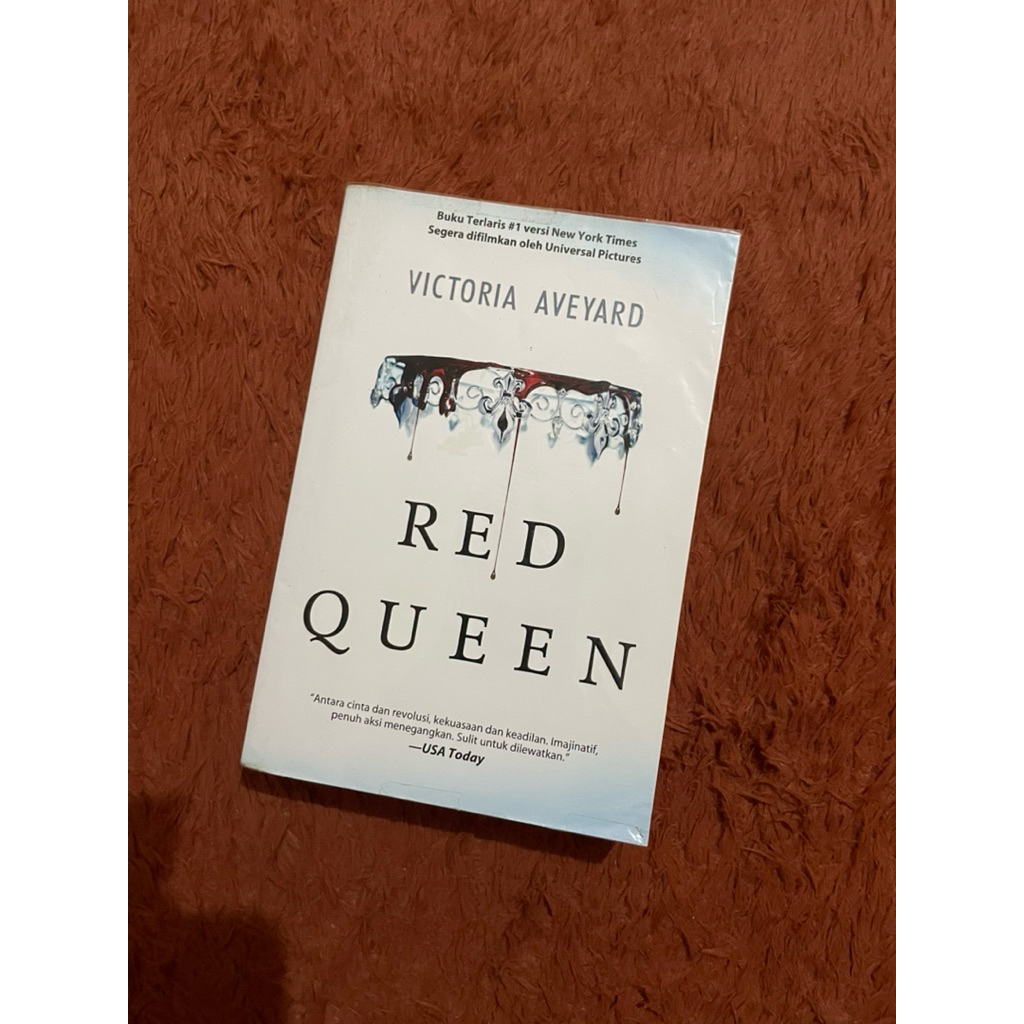 Red Queen (preloved)