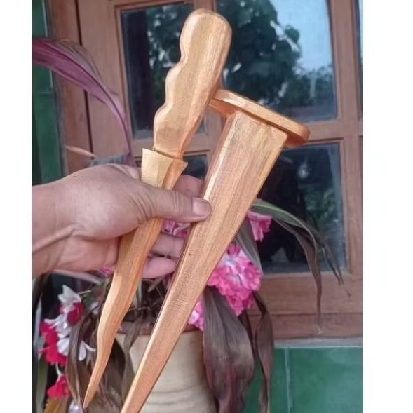 KERIS SOLO MAINAN - KERIS MAINAN - KERIS KAYU - KERIS MAINAN KAYU - KERIS MAINAN ANAK - KERIS - SARU