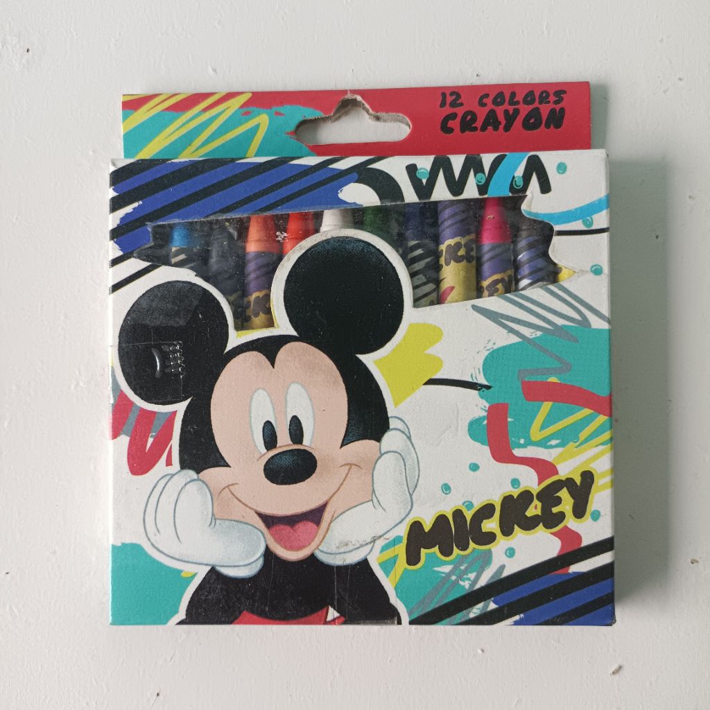 (Preloved) 12pcs Mickey Crayon Adinata