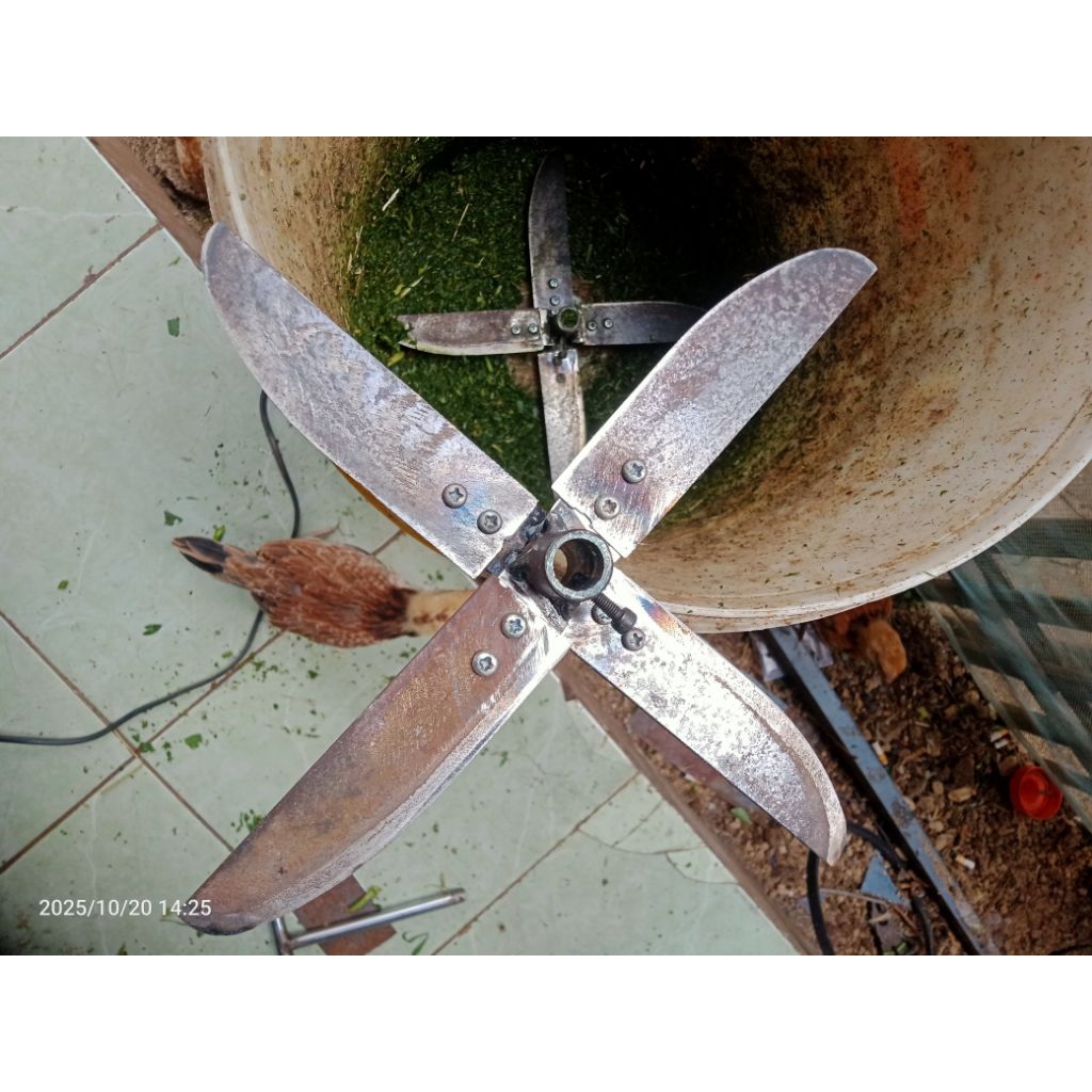 pisau cacah sayur bahan baja ex gergaji