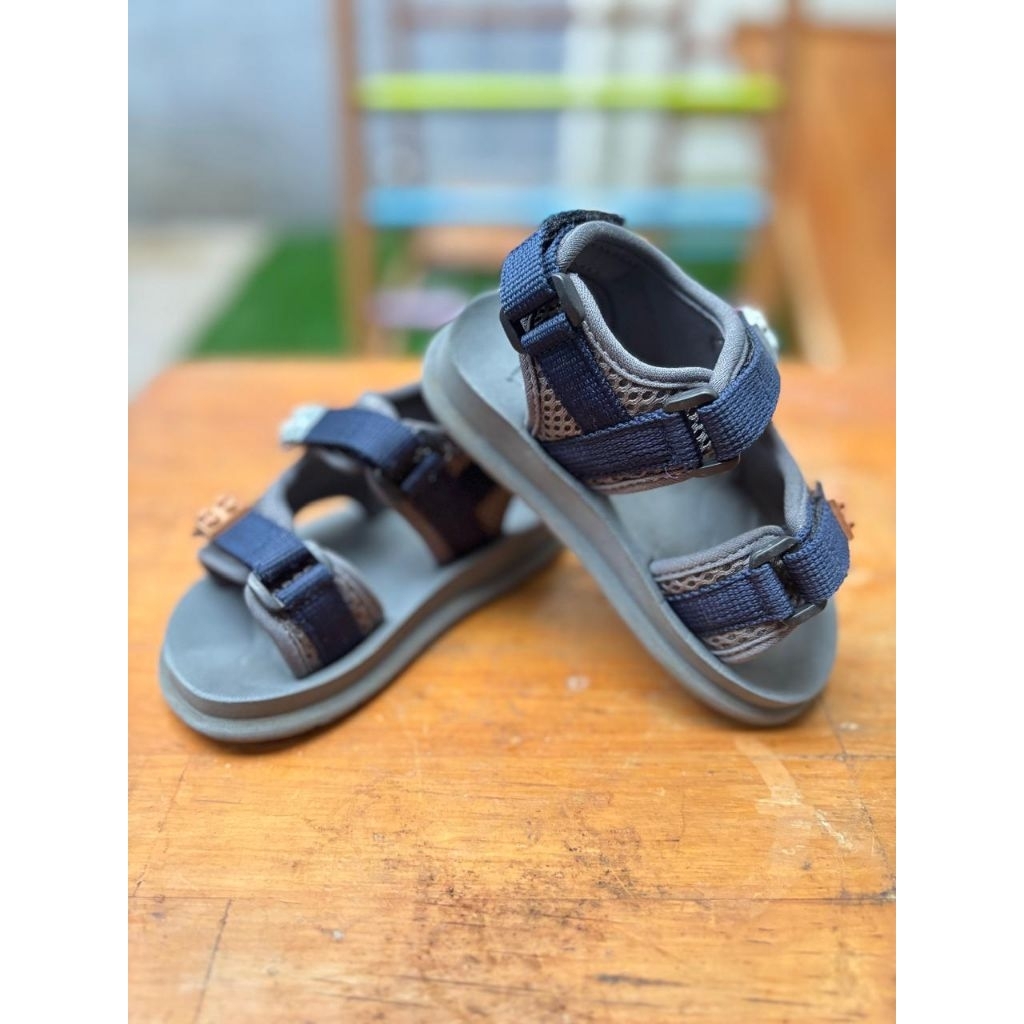 Preloved sepatu anak - Zuma
