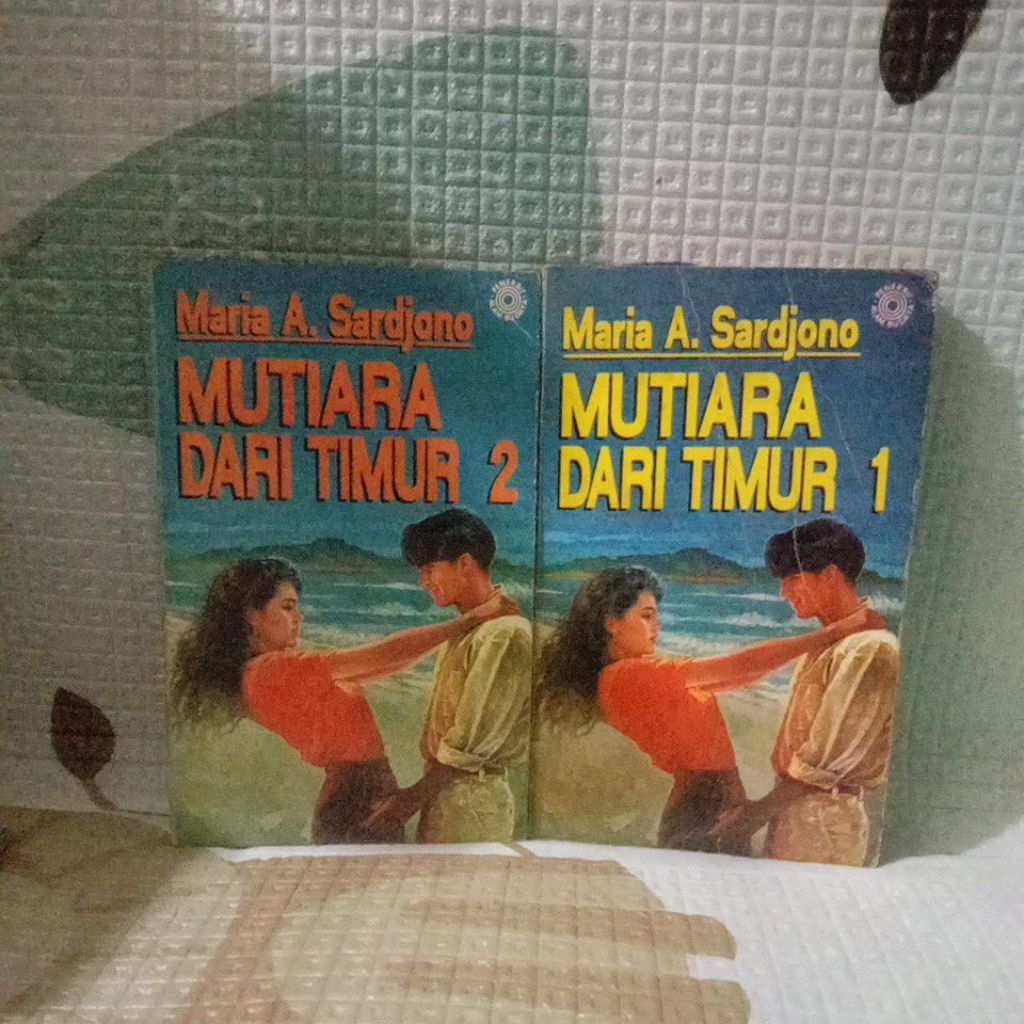 NOVEL MUTIARA DARI TIMUR 1 & 2 SET- MARIA A. SARDJONO
