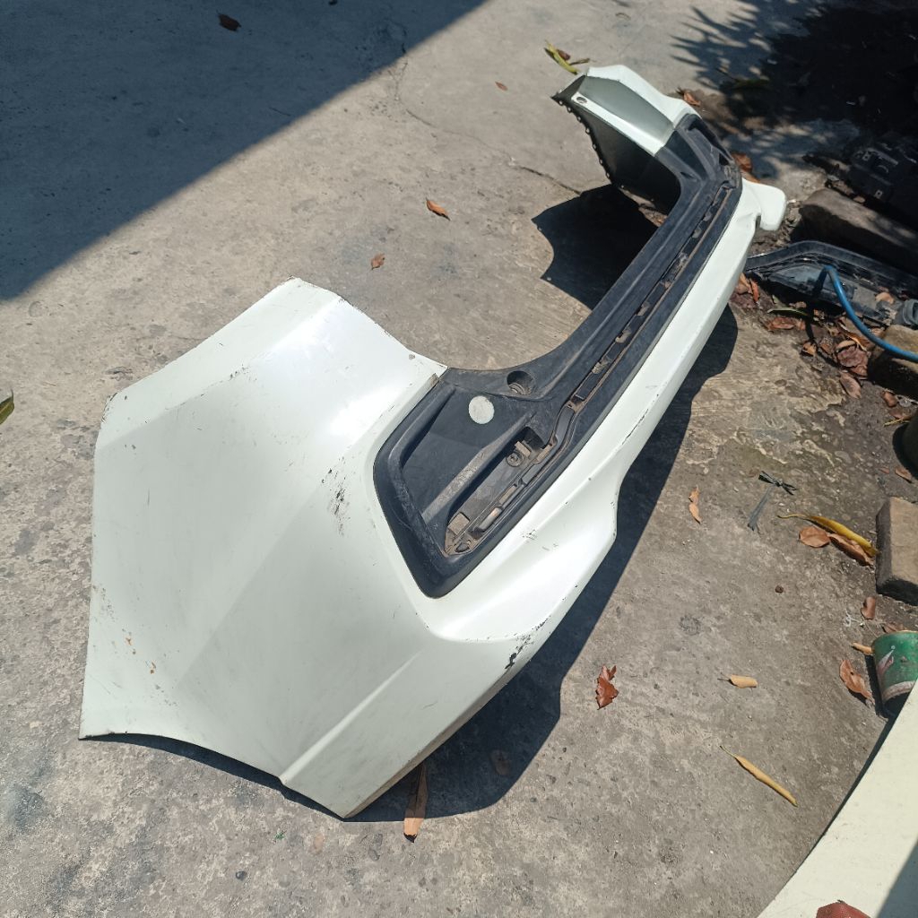 bemper belakang mobilio rs ya ori