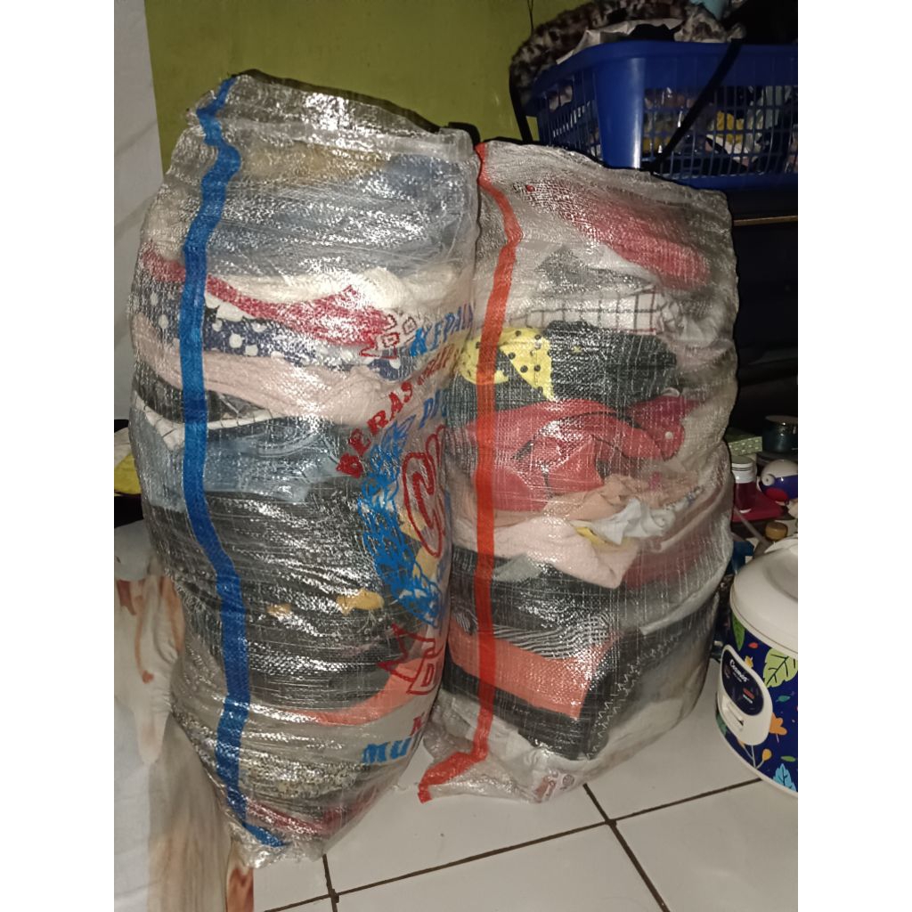 pakaian bekas pakai koleksi pribadi