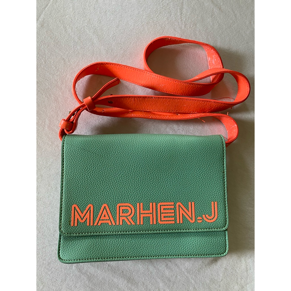 Preloved - Sling Bag Marhen J