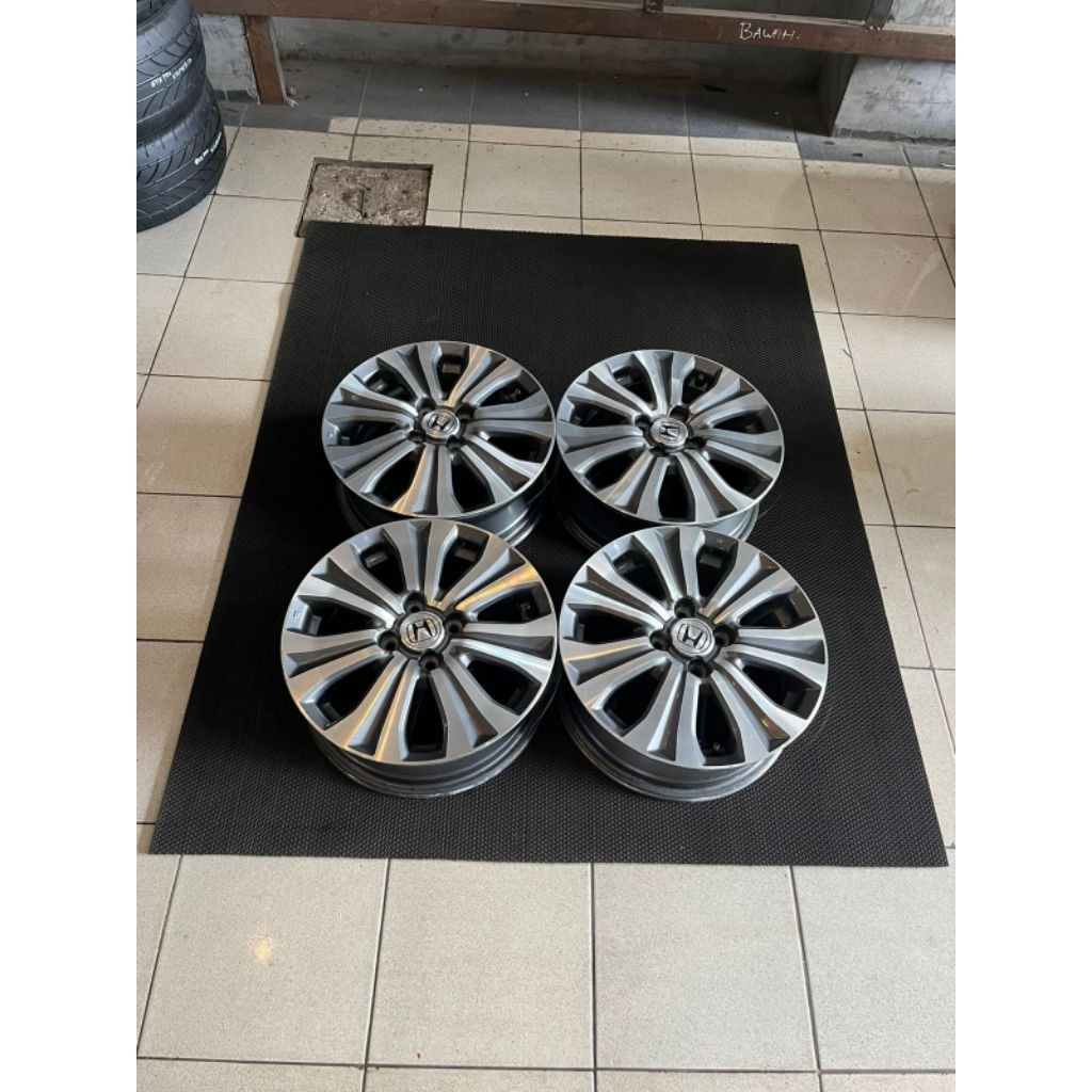 Velg oem Honda Freed R15 pcd 4x100